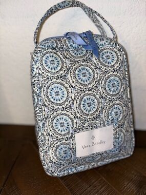 Vera Bradley Quilted Travel Cosmetic / Lunch Bag Blue Medallion Floral